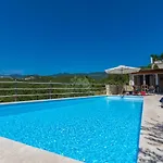 M Apartman
