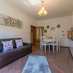 M Apartman *