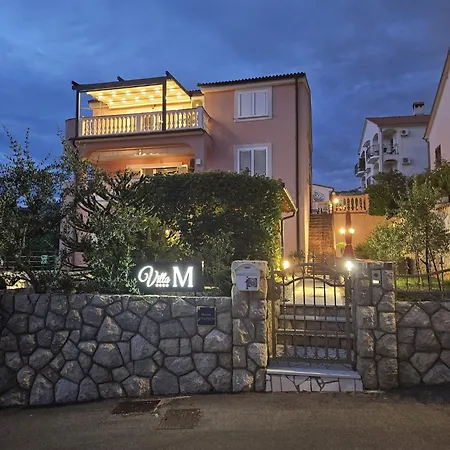 M Apartman *