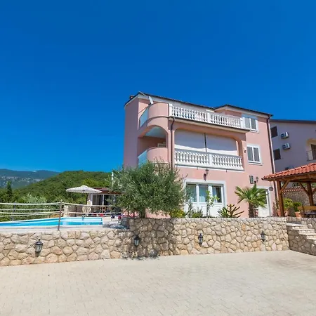 M Apartman